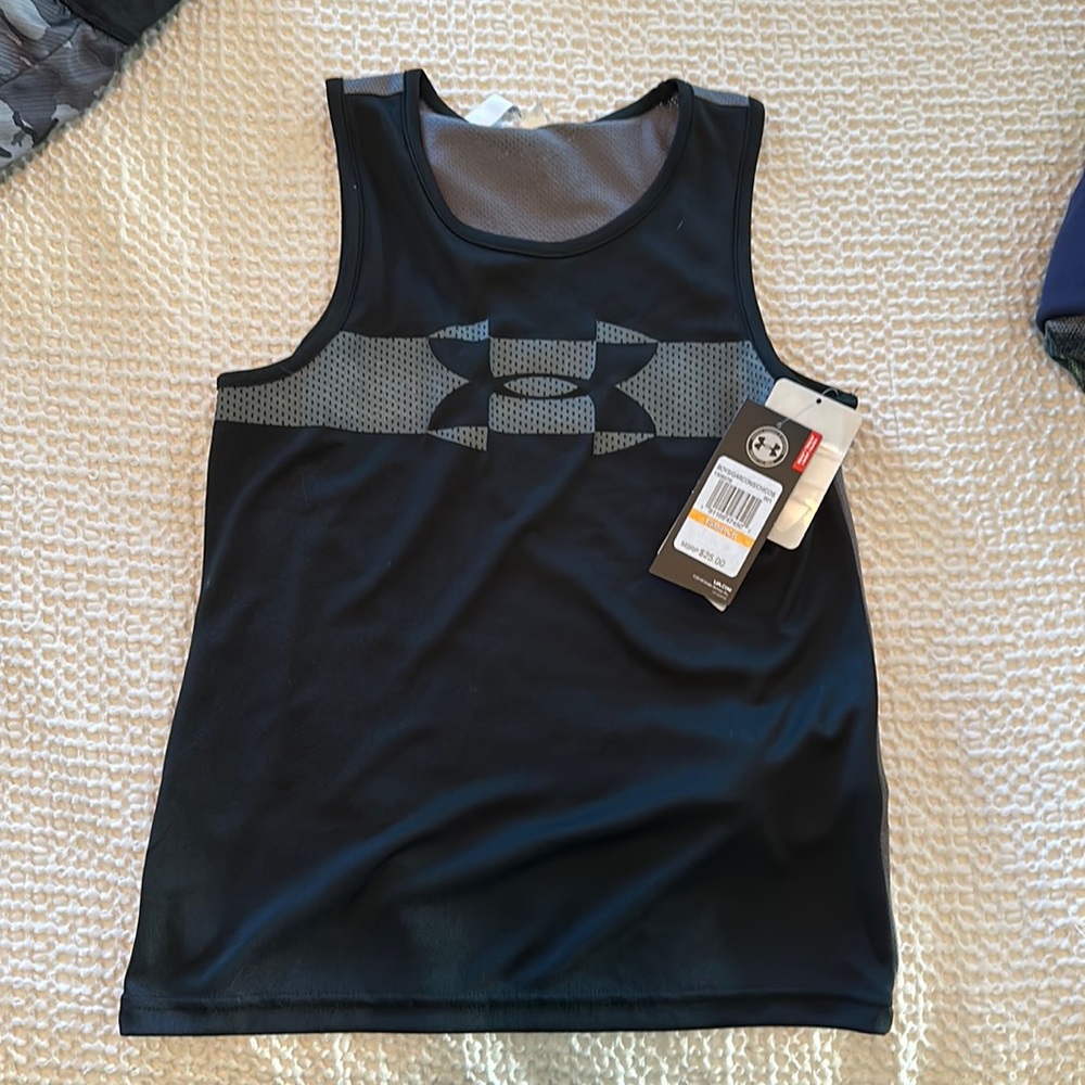 NWT under armour boys tank
